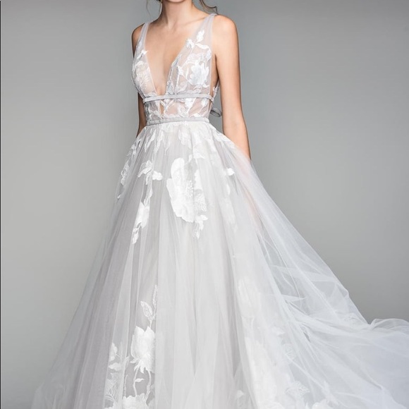 Galatea by Willowby - Picture 2 of 4